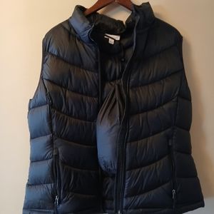 Womens Packable Hooded Puffer Vest